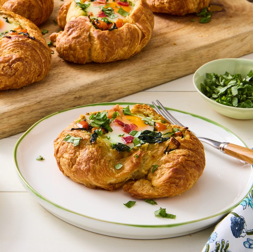 Bacon and Egg Croissant Boats
