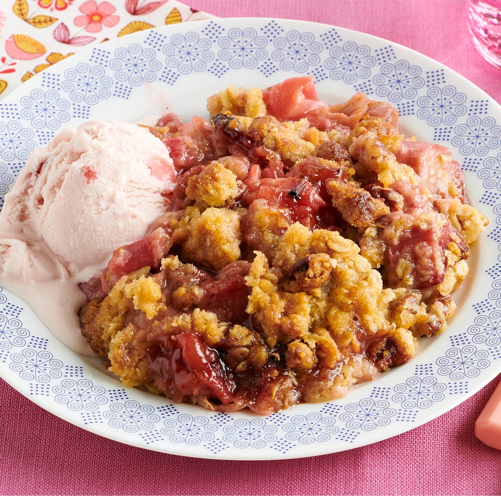 Rhubarb Crisp